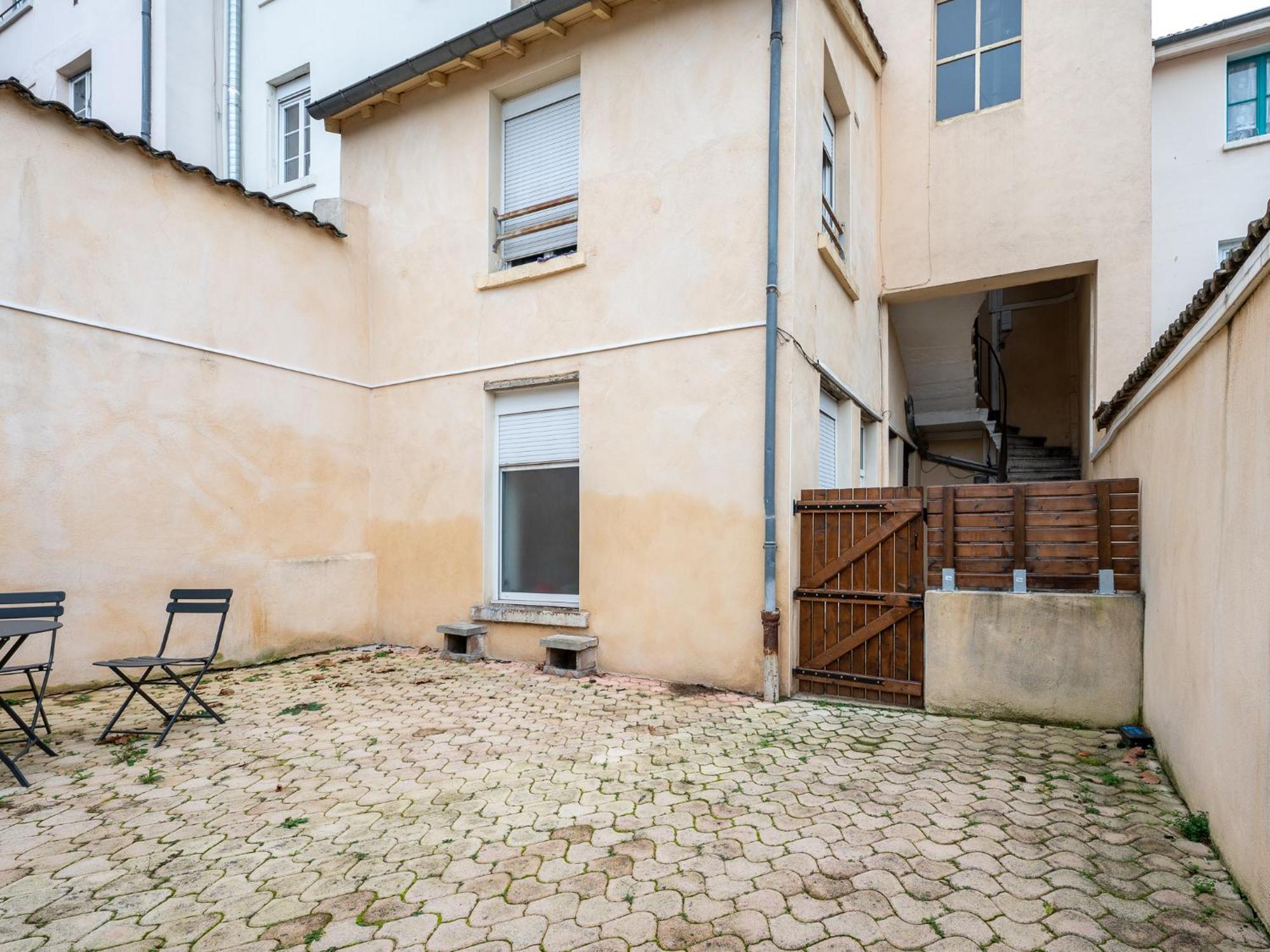 Secret Cache De Valmy Apartment Lyon Exterior photo